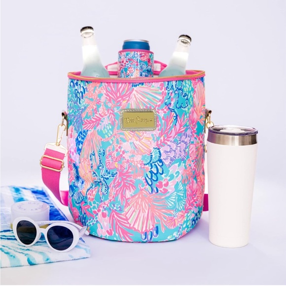Lilly Pulitzer Insulated Soft Beach Cooler with Adjustable/Removable Strap - Picture 5 of 5